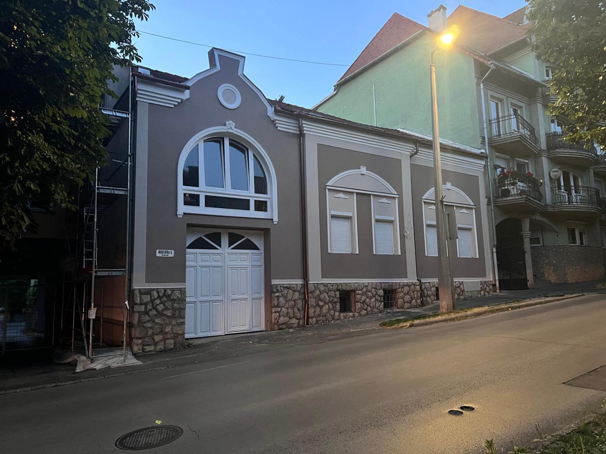 Berzsenyi Apartmanhaz Kaposvar Luaran gambar