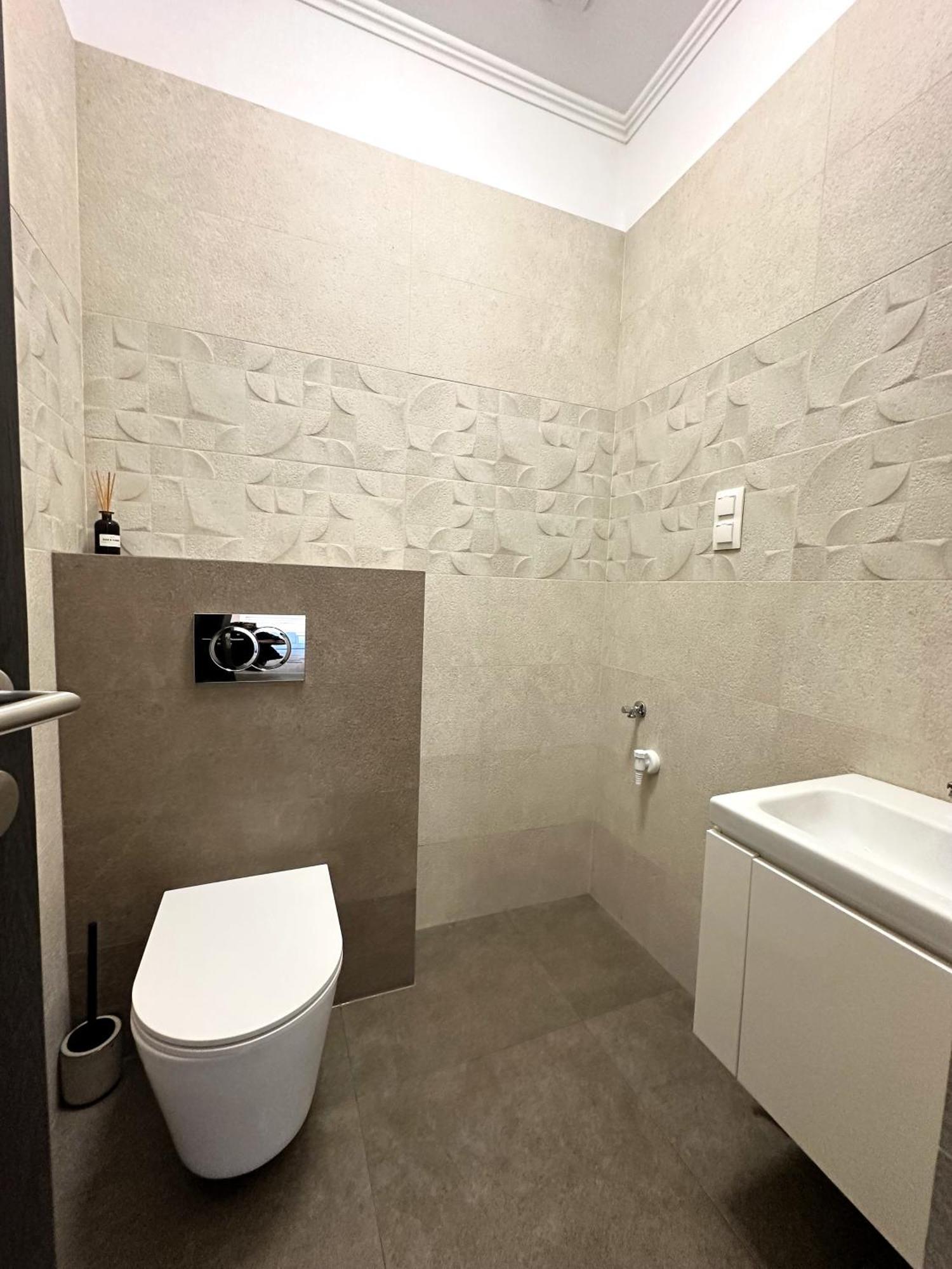 Berzsenyi Apartmanhaz Kaposvar Luaran gambar